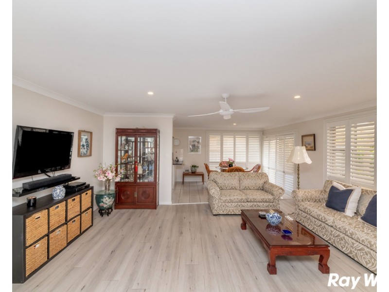 2/2 Commodore Place, Tuncurry NSW 2428