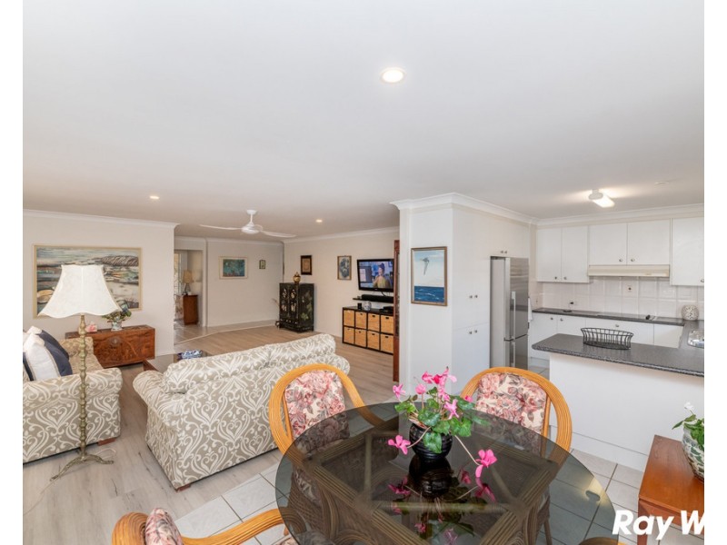 2/2 Commodore Place, Tuncurry NSW 2428