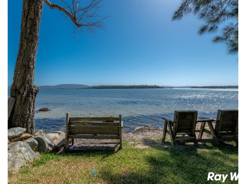 55 Green Point Drive, Green Point NSW 2428