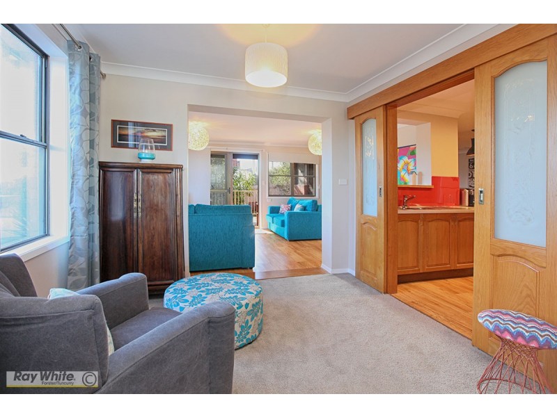 60 Lakeview Crescent, Forster NSW 2428