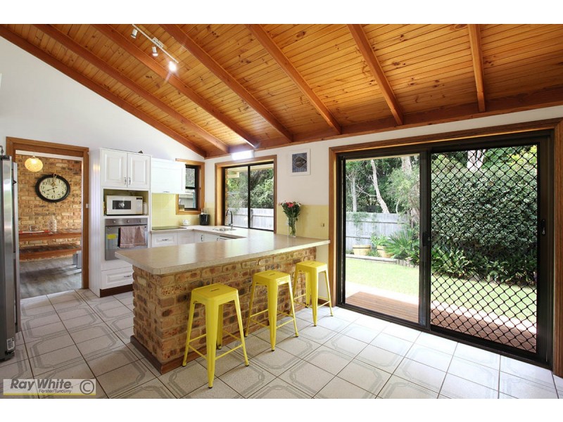 18 Oceanic Place, Old Bar NSW 2430