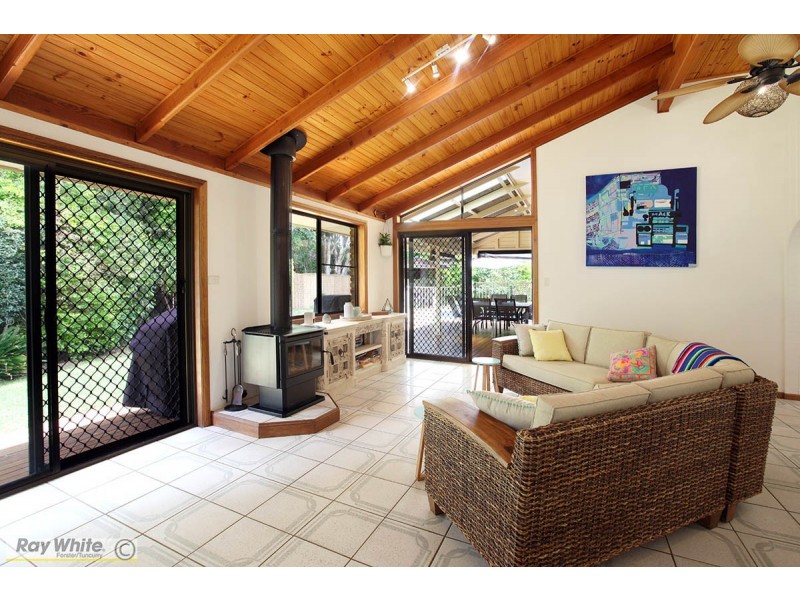 18 Oceanic Place, Old Bar NSW 2430