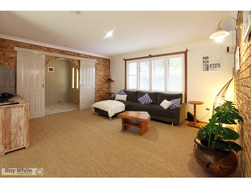 18 Oceanic Place, Old Bar NSW 2430