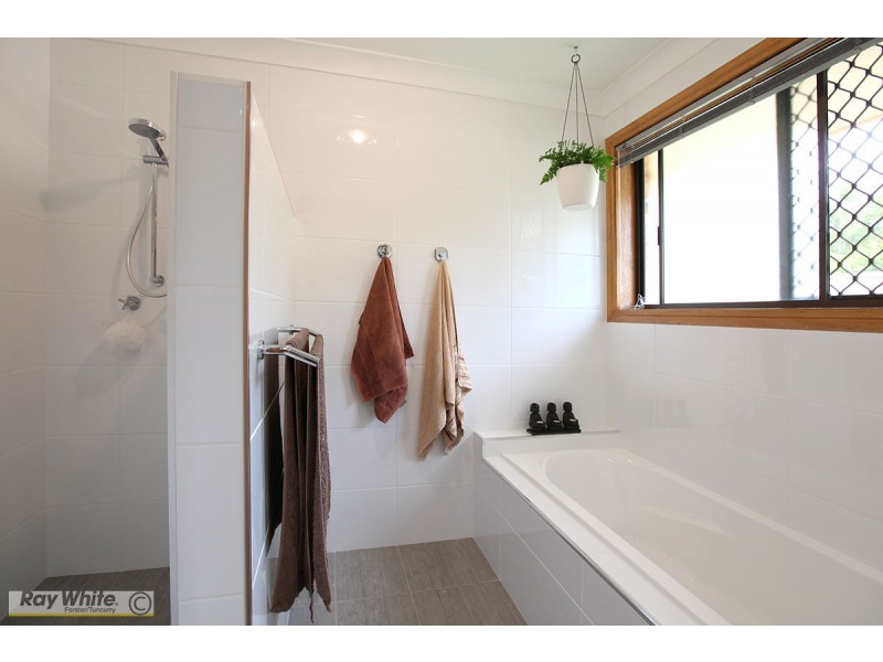 18 Oceanic Place, Old Bar NSW 2430