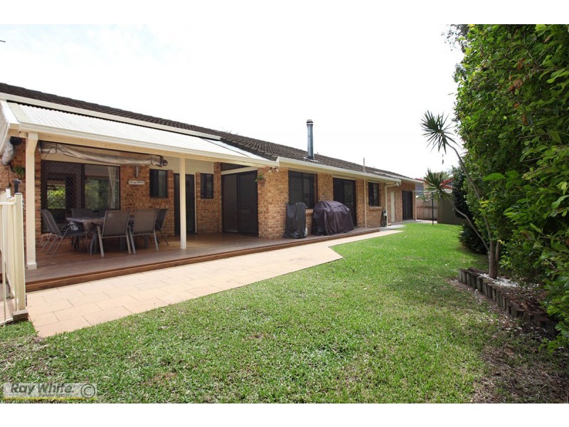 18 Oceanic Place, Old Bar NSW 2430