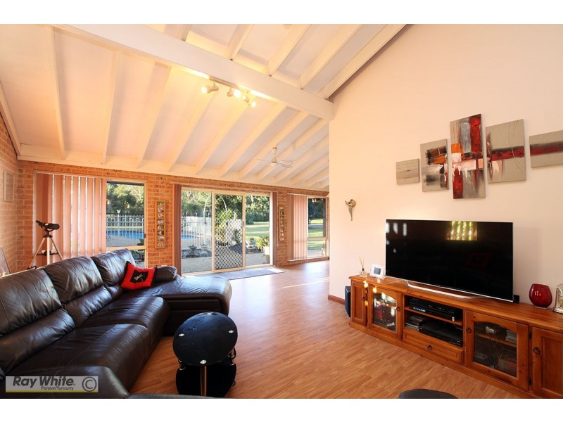 19 Tulloch Road, Tuncurry NSW 2428