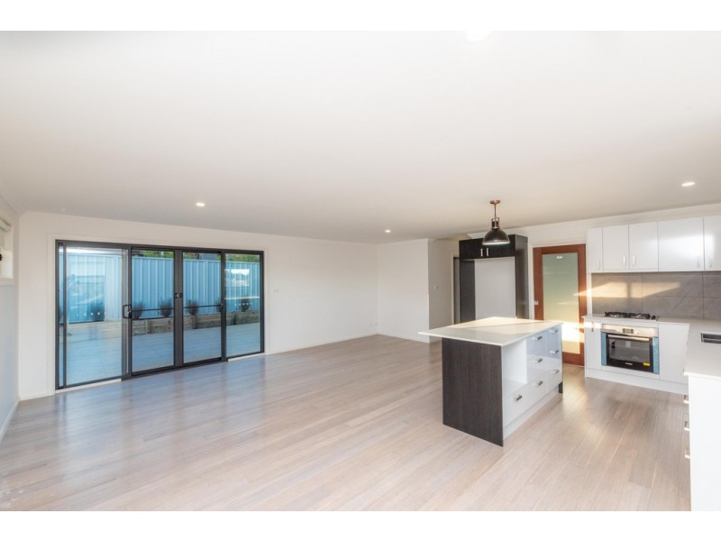 2/103 Kularoo Drive, Forster NSW 2428