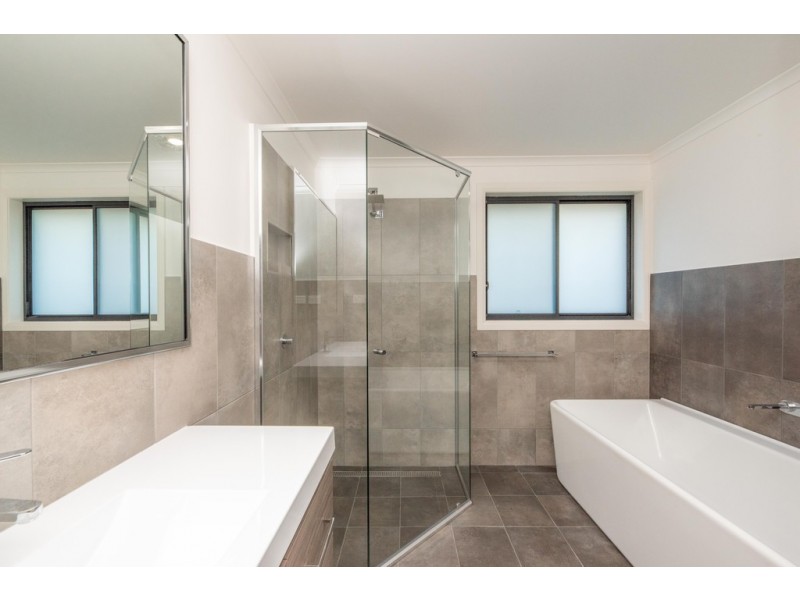 2/103 Kularoo Drive, Forster NSW 2428