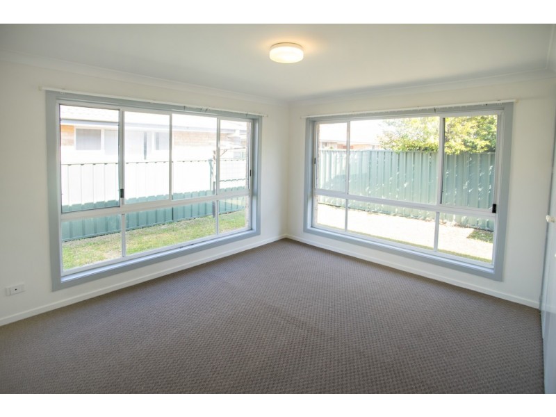 80 Hind Avenue, Forster NSW 2428