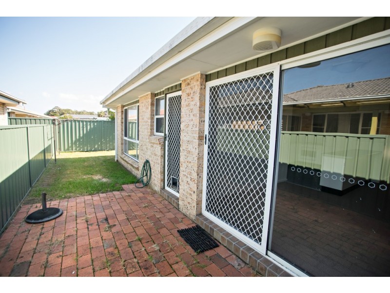 80 Hind Avenue, Forster NSW 2428