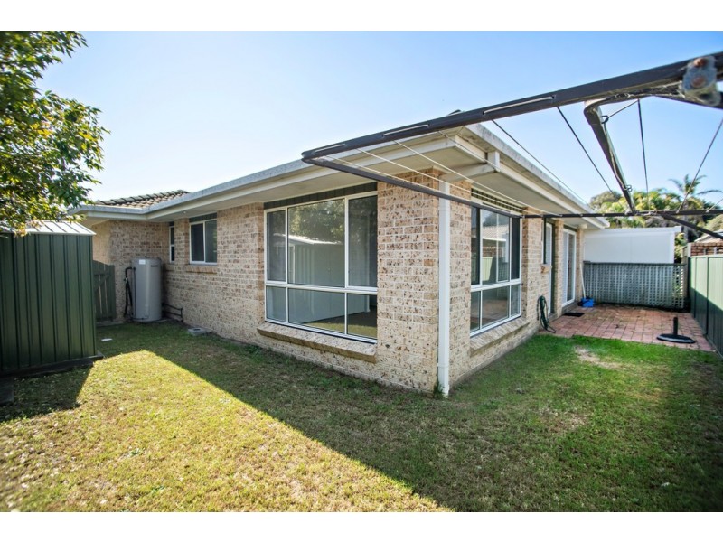 80 Hind Avenue, Forster NSW 2428