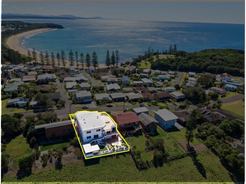 22 High Street, Black Head NSW 2430