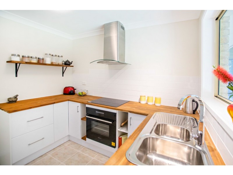 24 Seabreeze Parade, Green Point NSW 2428