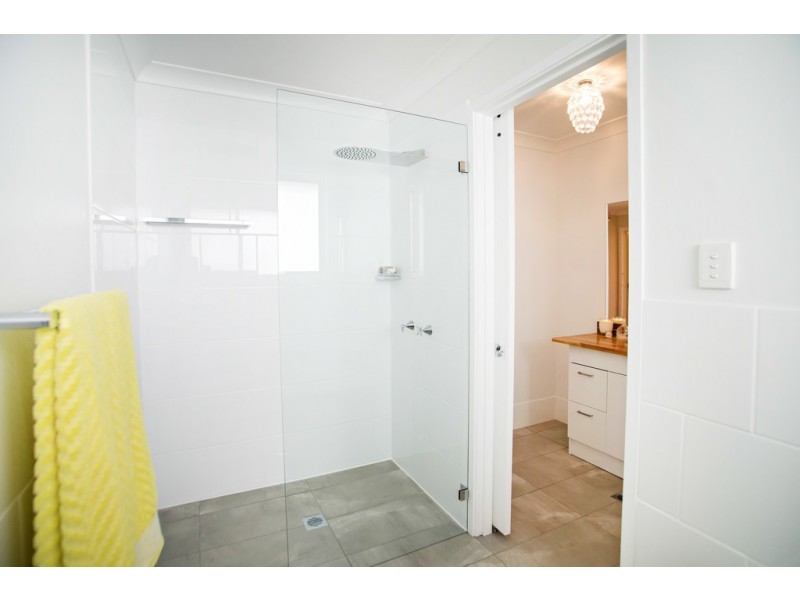 24 Seabreeze Parade, Green Point NSW 2428