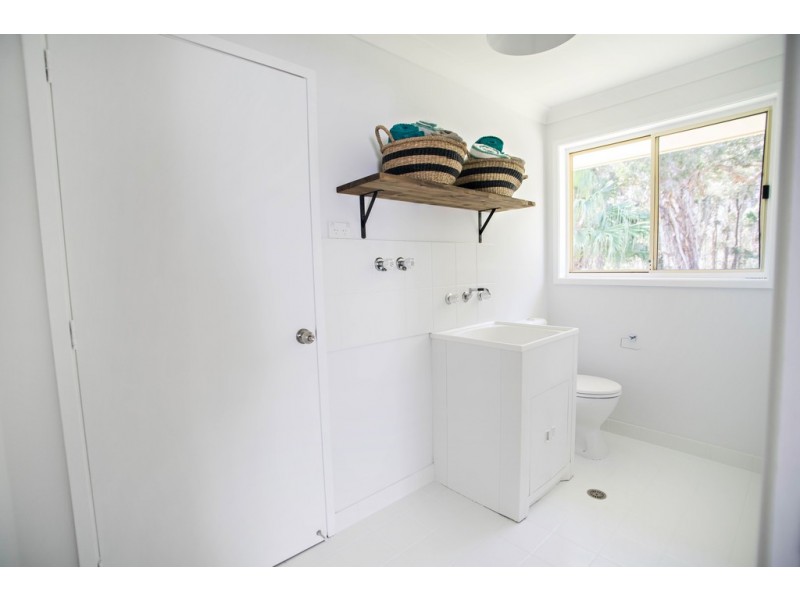 24 Seabreeze Parade, Green Point NSW 2428