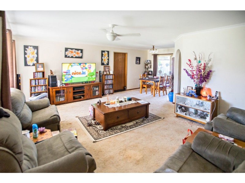 54 Mayers Drive, Tuncurry NSW 2428