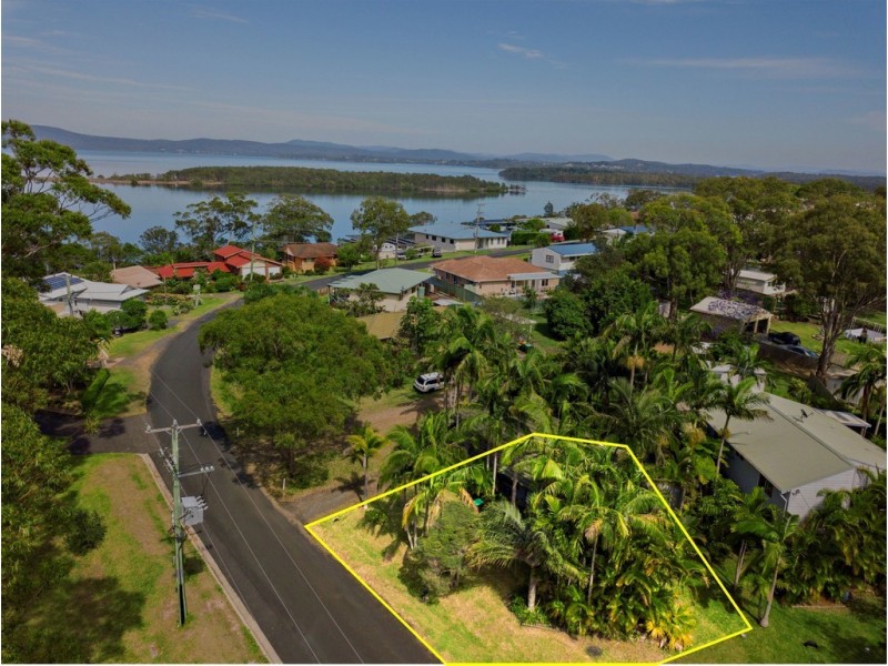 100 Green Point Drive, Green Point NSW 2428