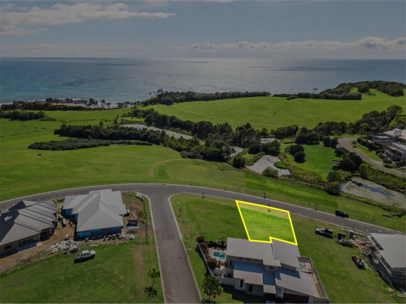 8 Noosa Crescent, Red Head NSW 2430
