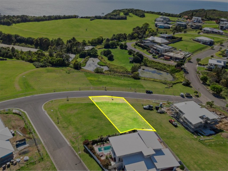 8 Noosa Crescent, Red Head NSW 2430