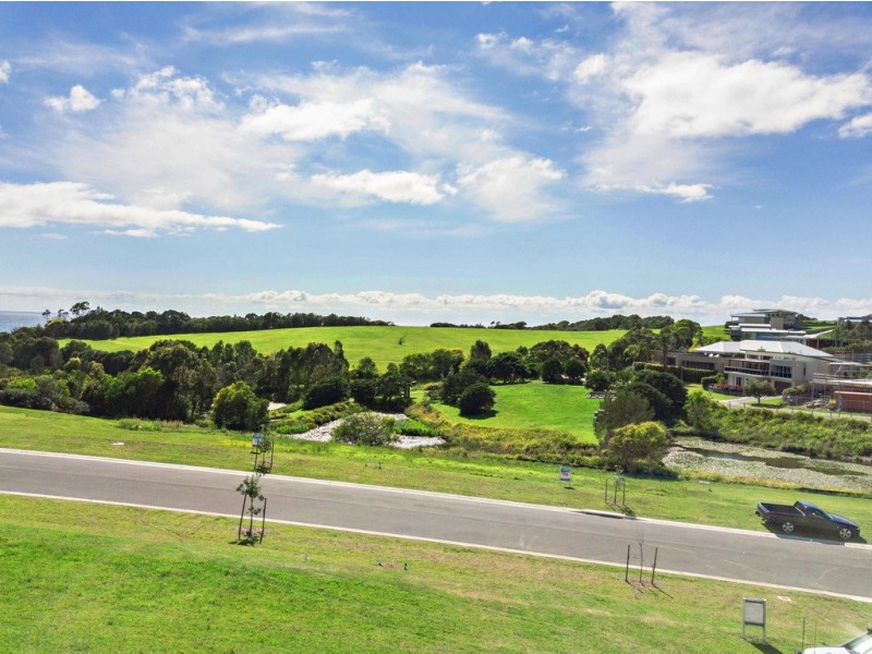 8 Noosa Crescent, Red Head NSW 2430