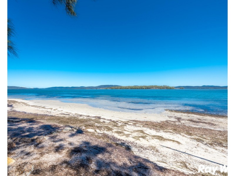 43 Green Point Drive, Green Point NSW 2428