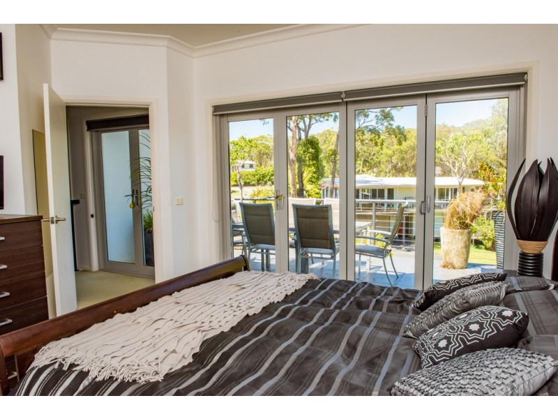 1/2 Skyline Place, Elizabeth Beach NSW 2428