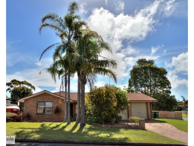 2 Gleneon Drive, Forster NSW 2428