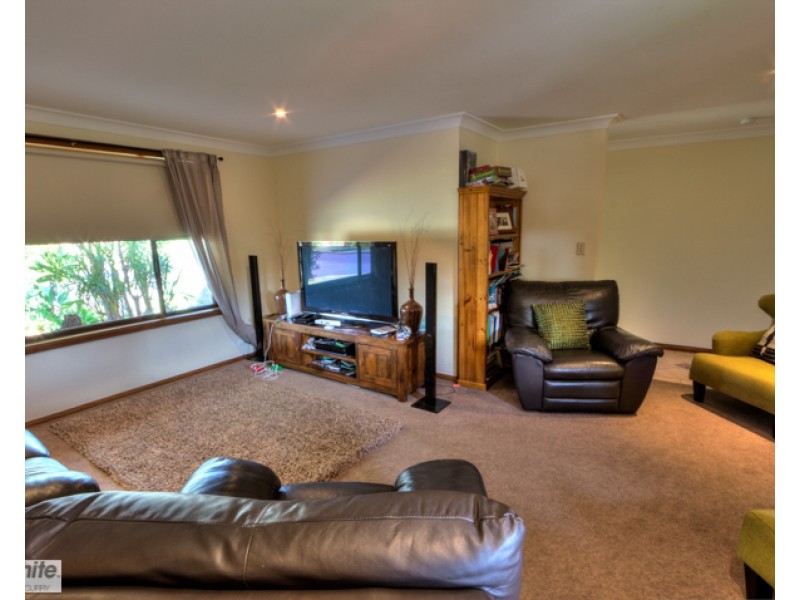 2 Gleneon Drive, Forster NSW 2428