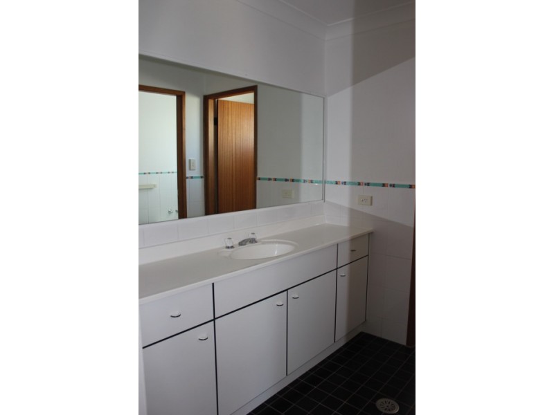 1/149 Kularoo Dr, Forster NSW 2428