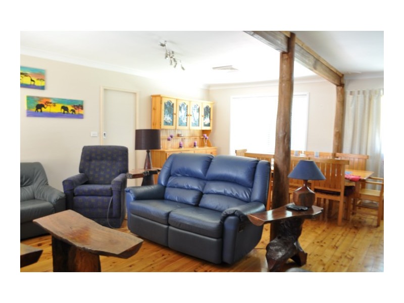 18 Tree View Place, Forster NSW 2428