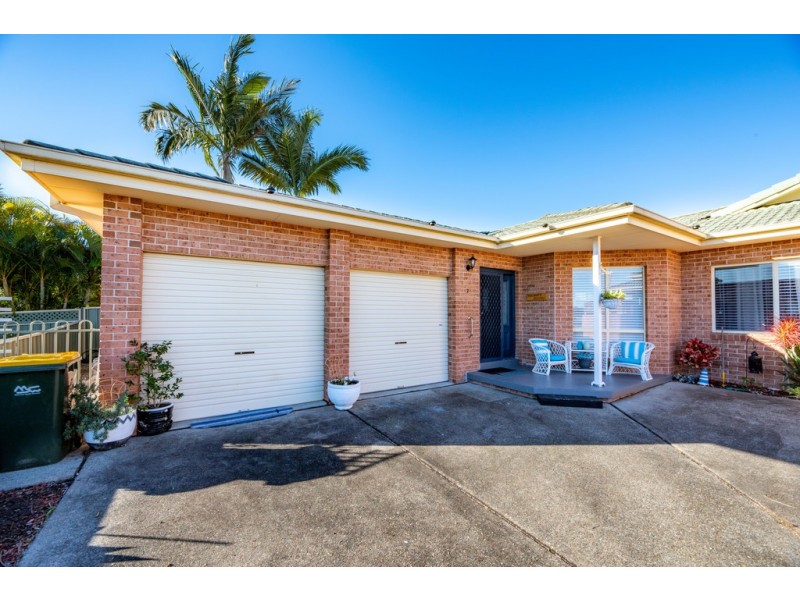 2/147 Kularoo Drive, Forster NSW 2428