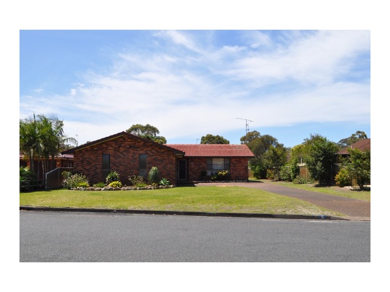 5 Kennewell Pde, Tuncurry NSW 2428