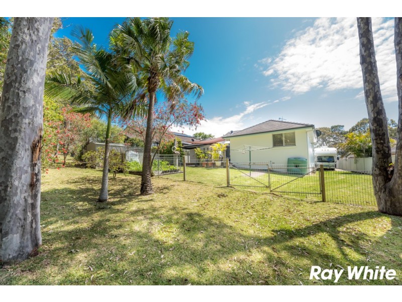 5 Zamia Place, Forster NSW 2428