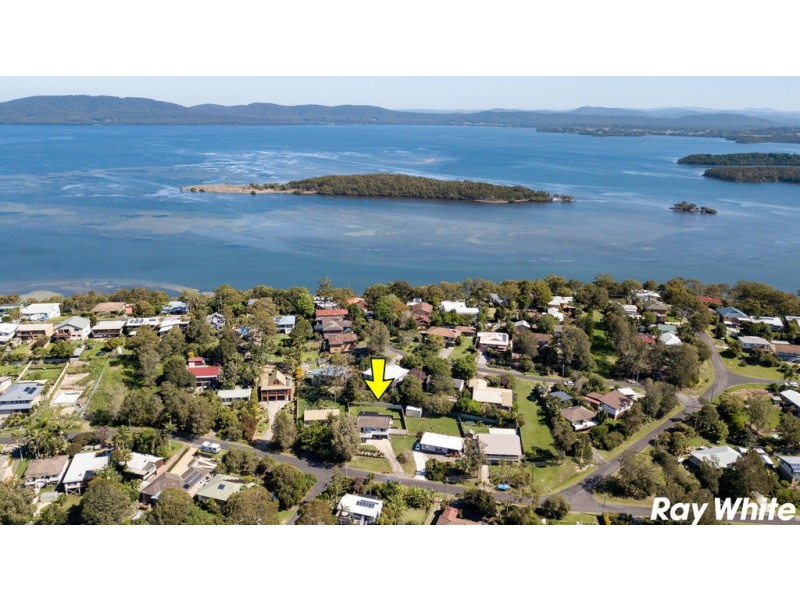 61 Seabreeze Parade, Green Point NSW 2428