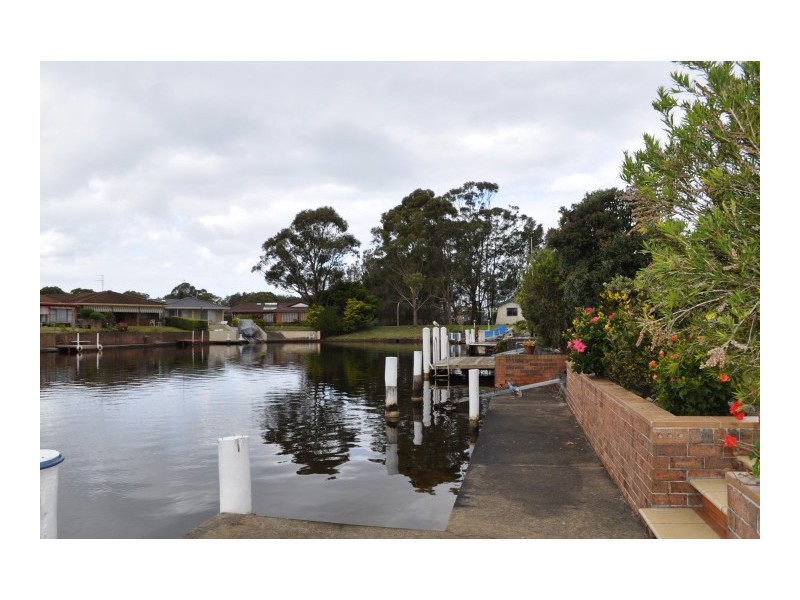8 Sirius Keys, Forster NSW 2428