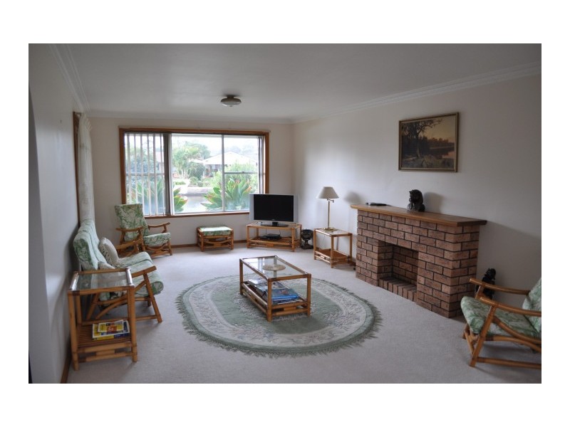 8 Sirius Keys, Forster NSW 2428