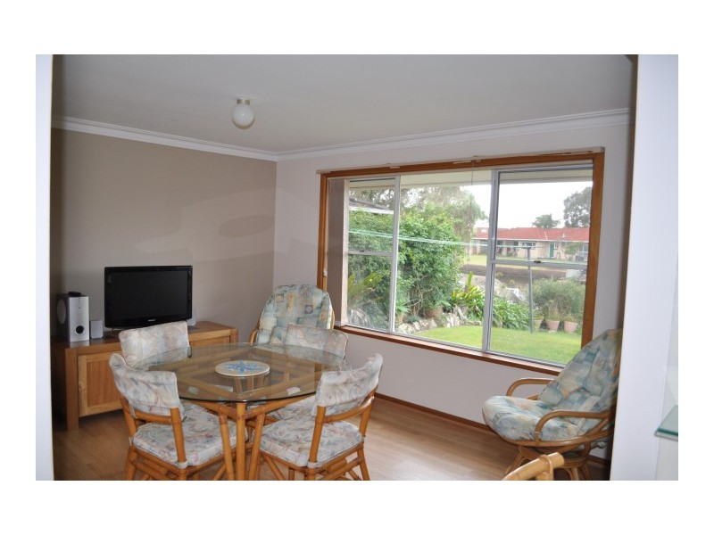 8 Sirius Keys, Forster NSW 2428