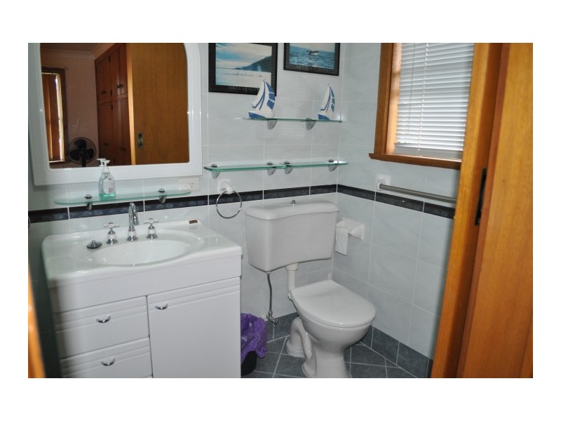 8 Sirius Keys, Forster NSW 2428