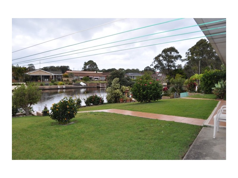 8 Sirius Keys, Forster NSW 2428