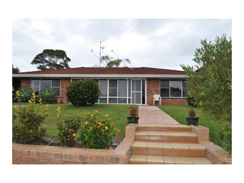 8 Sirius Keys, Forster NSW 2428