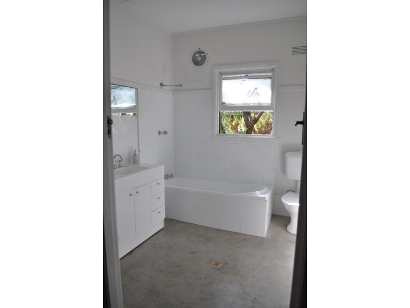 2 Peel Street, Tuncurry NSW 2428