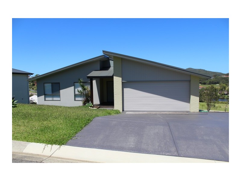 10 Manara Cres, Forster NSW 2428