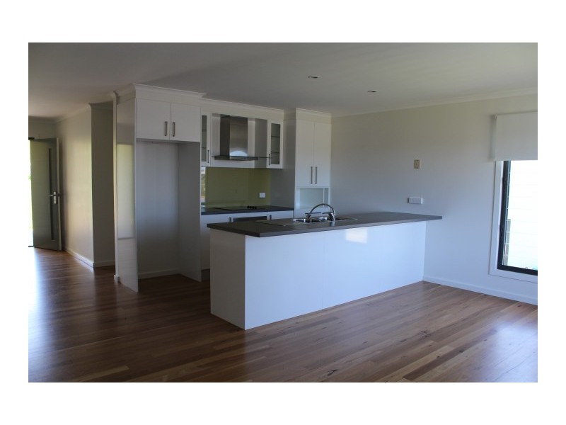 10 Manara Cres, Forster NSW 2428