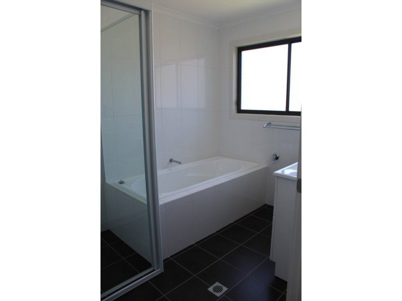 10 Manara Cres, Forster NSW 2428