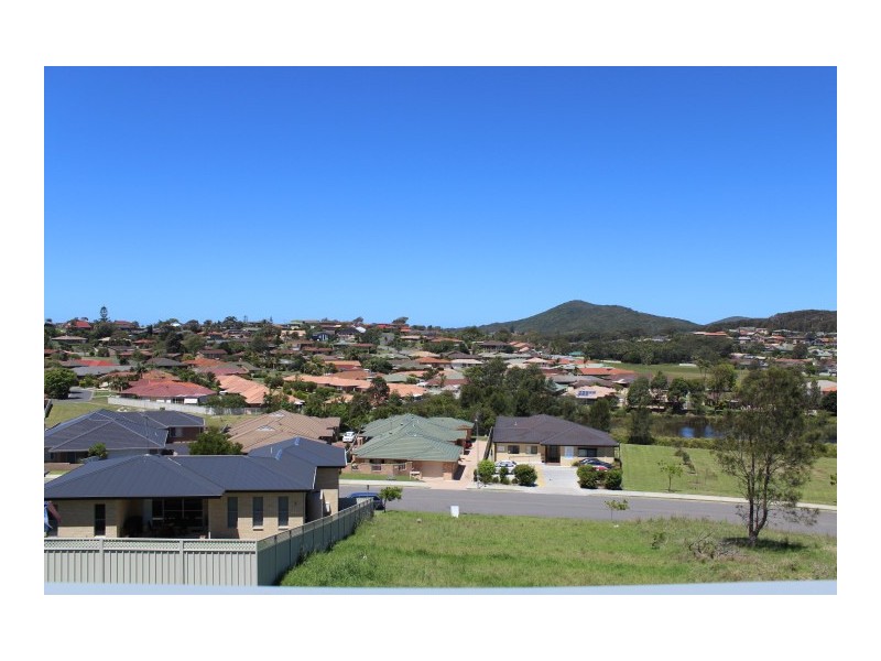 10 Manara Cres, Forster NSW 2428