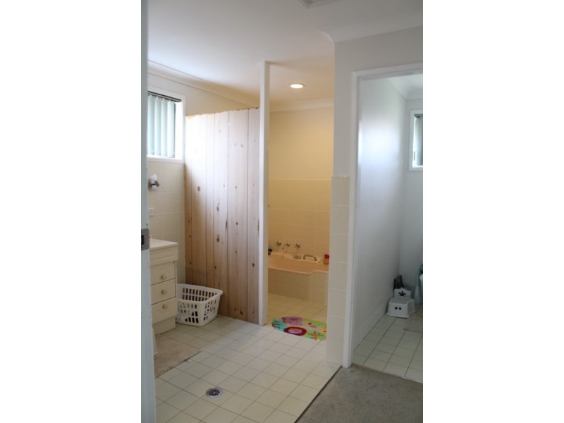 18 Sunset Ave, Forster NSW 2428