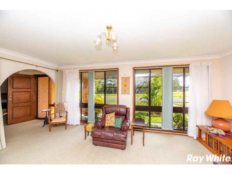 8 Pipers Bay Drive, Forster NSW 2428