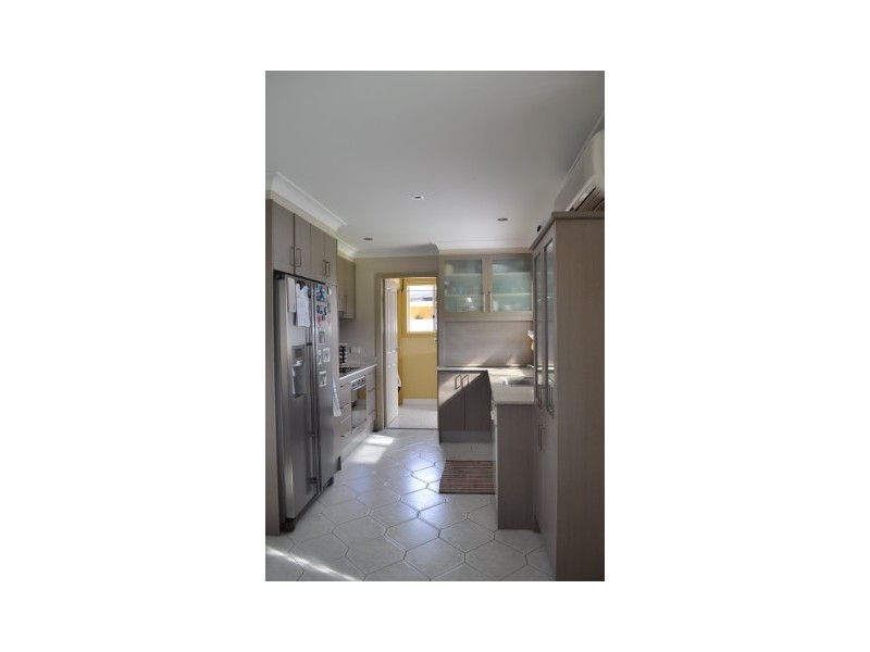 8 Tandara Place, Forster NSW 2428