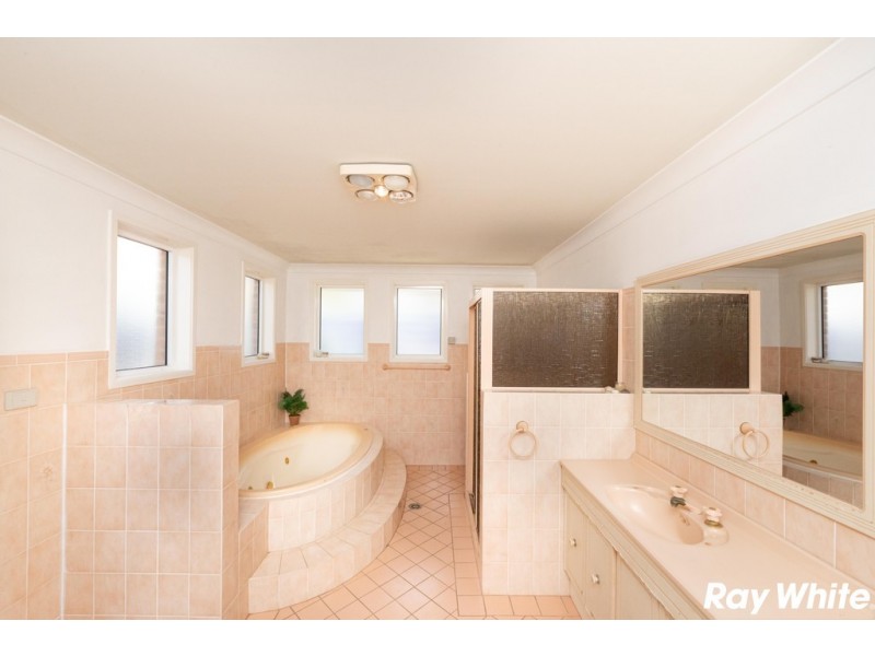 32 Lakeview Crescent, Forster NSW 2428