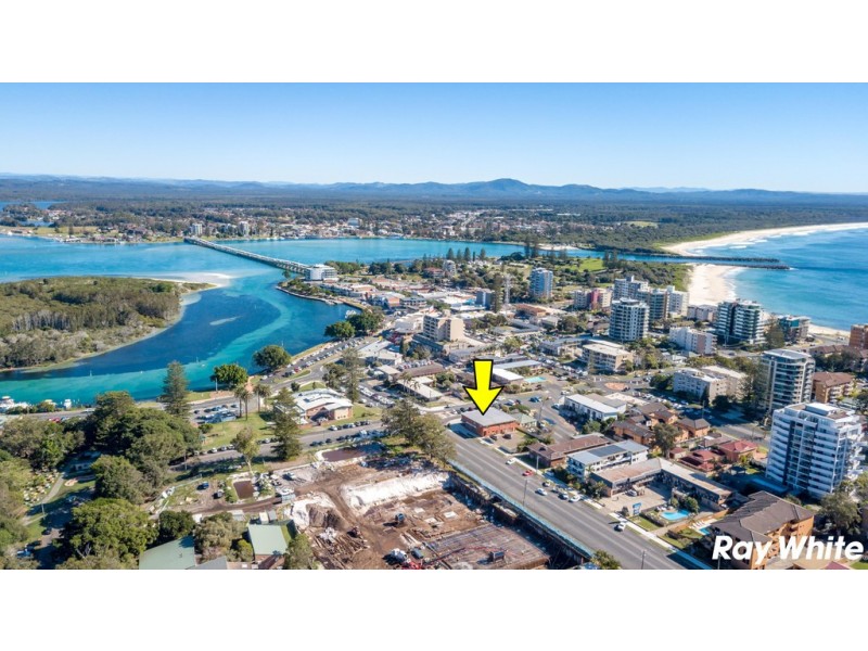 1/11-13 Lake Street, Forster NSW 2428
